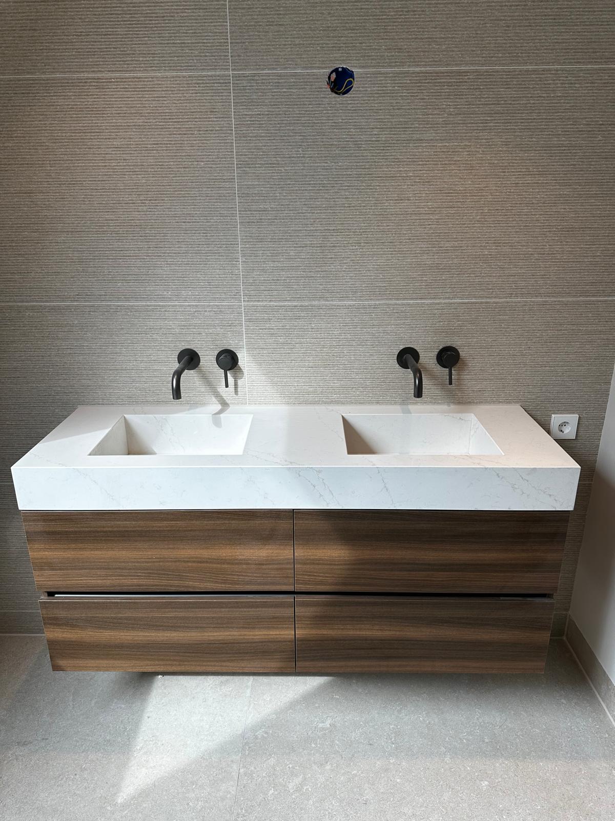 Proiect finalizat Amsterdam — vanity baie dublu cu blat quartz